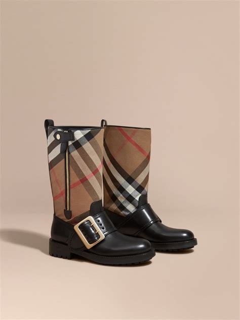 prezzo scarpe burberry donna|Burberry Limited.